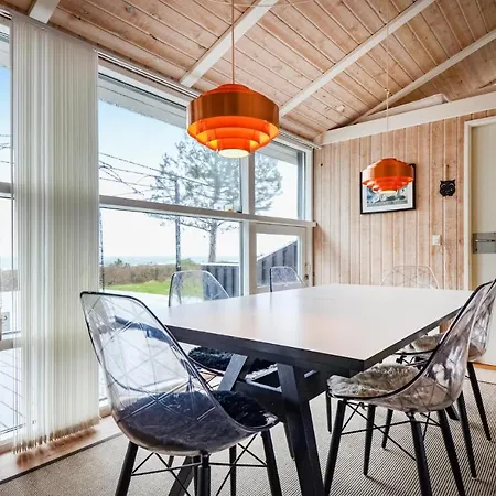 Ferienhaus Amazing In W/ Wifi And 4 Bedrooms